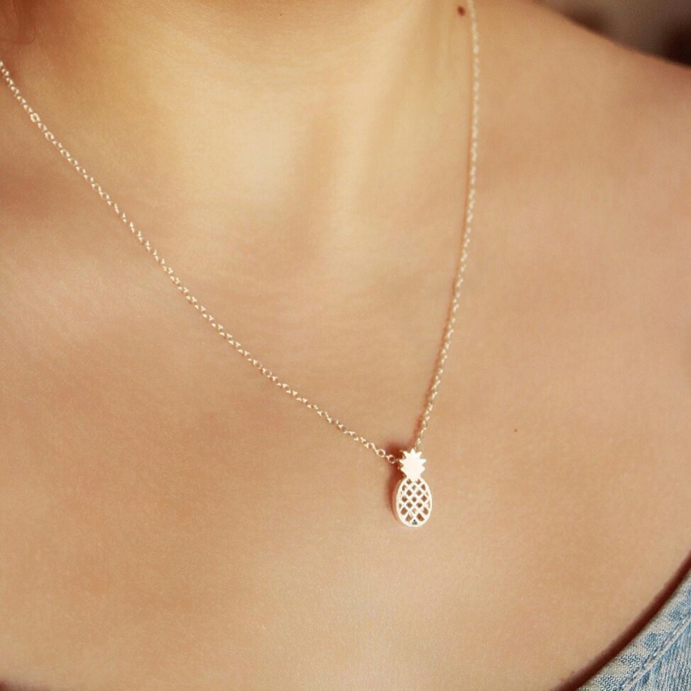 Delicate pineapple STAINLESS STEEL necklace - Picture 6 of 9